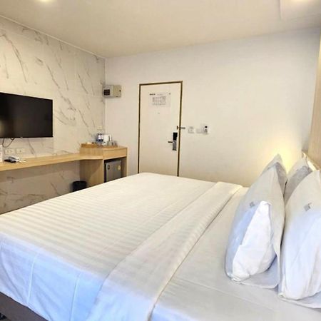 Diya Hotel Банкок Екстериор снимка